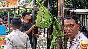 Cegah Potensi Gesekan, Polres Jakpus Tertibkan Bendera Ormas Ilegal