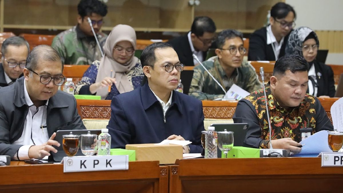 Not Providing Cars And Official Houses For Internal Officials, KPK Claims To Have Performed Efficiency