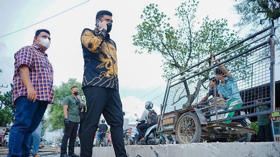 Bobby Nasution's Action, Jokowi's Son-in-Law, Checks Medan Selayang Road Repair, This Is His Order To The Public Works Service