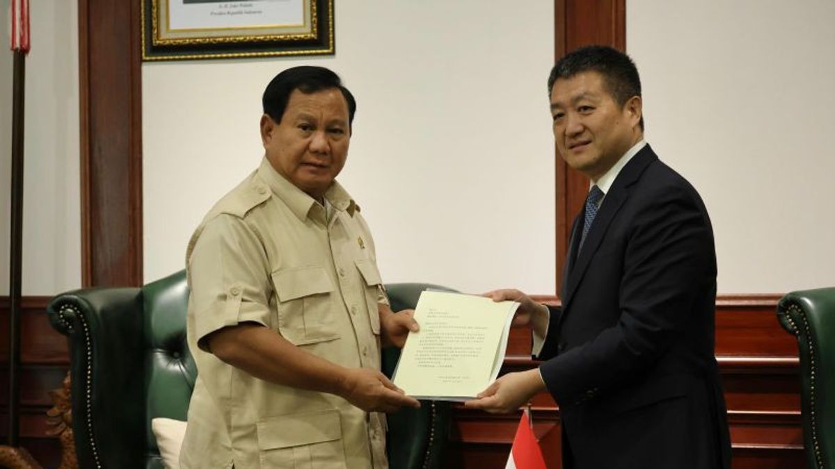 الرئيس الإندونيسي شي جين بينغ، الشريك الصيني المهم، يهنئ برابوو