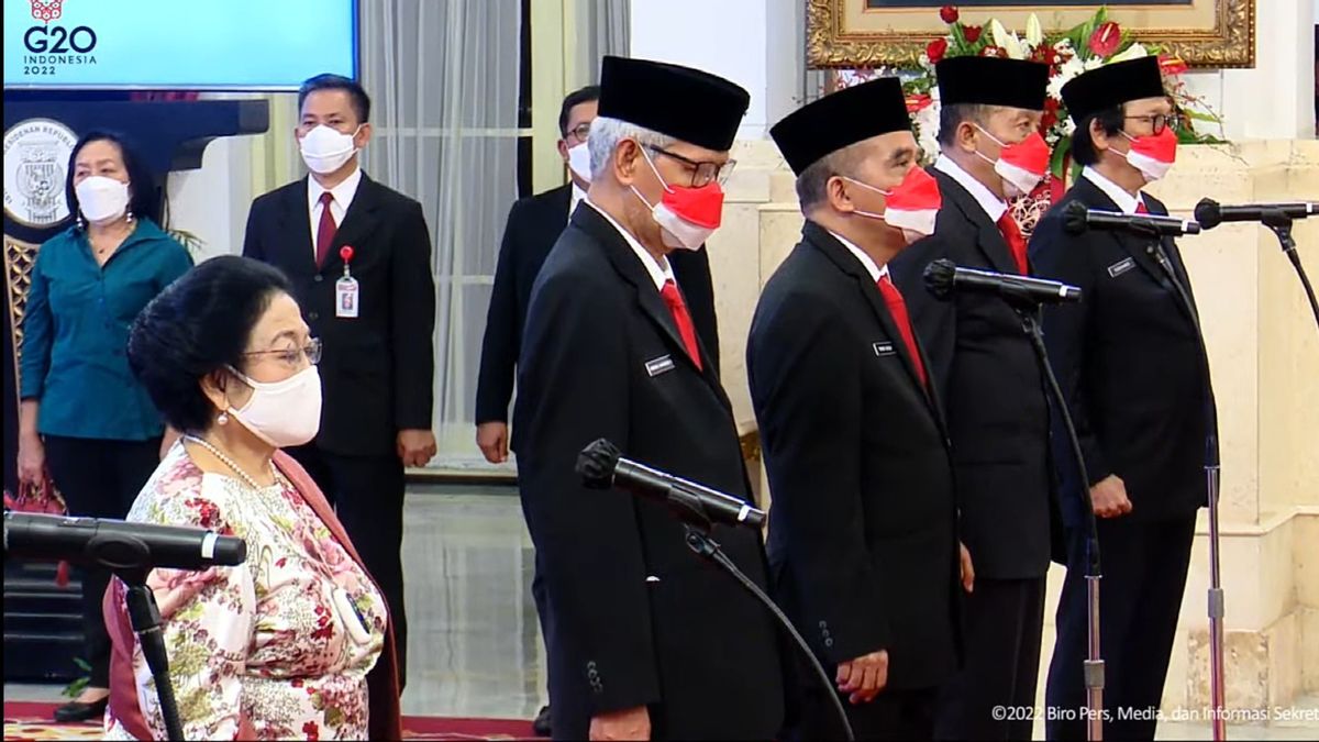 Megawati Soekarnoputri由Jokowi重新就职为BPIP指导委员会主席