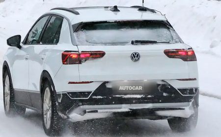 Uji Coba T-Roc Generasi Terbaru, Dikabarkan Edisi Terakhir VW Akhiri Era Mobil Bermesin ICE