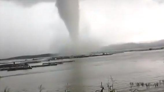 Analisa BMKG Puting Beliung di Waduk Gajah Mungkur Wonogiri Merupakan Waterspout 