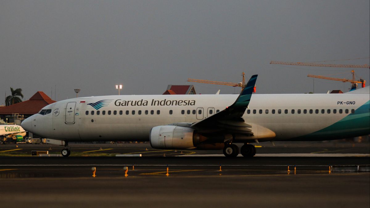 Garuda Indonesia Angkut Bantuan 10 Ribu Masker dari BNPB untuk WNI di China