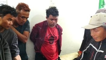 Man Breaks into a Mosque Charity Box in Agam, West Sumatra, Angry with Mobs, Police Secures to Community Health Center