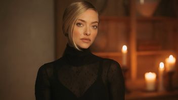 Amanda Seyfried Tak Tahu Namanya Dicatut Jadi Produser Film “<i>The Housemaid</i>”