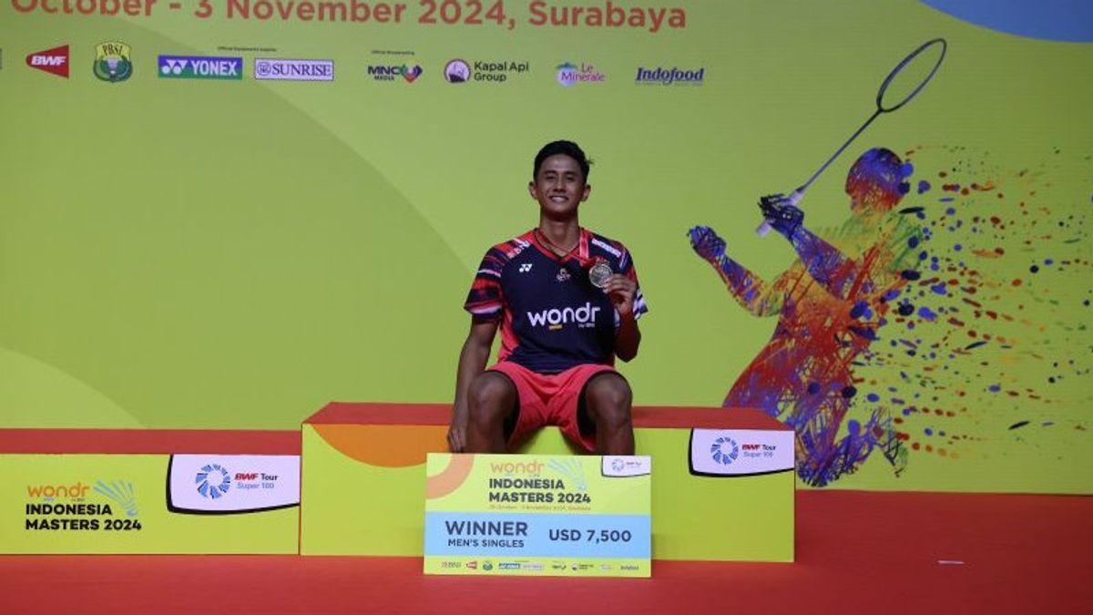 Alwi Farhan Sabet Gelar Juara Indonesia Masters II Super 100-2024 di Surabaya