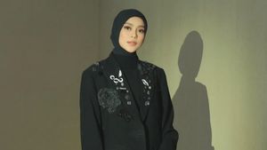 Kondisi Hamil Tak Halangi Lesti Kejora Turun Langsung Bantu Korban Banjir di Medan