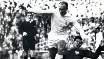 アルフレド・ディ・ステファノ、スーパーバロンドールトロフィーを獲得した唯一のサッカーの伝説を思い出す