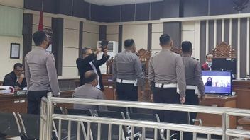 Blora Police PNBP基金腐败案，5名警察在三宝垄地区法院接受审查