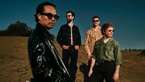 Setelah 9 Tahun, The Temper Trap Tampil Eksplosif di Single Comeback <i>Lucky Dimes</i>