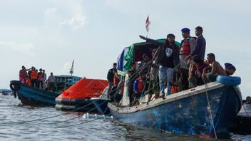 Kapal Muchlisa Terbalik di Penajam, 2 Kru Terjebak