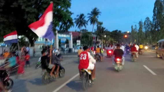 Abaikan Prokes, Ratusan Orang di Sorong Konvoi Dukung Negara Favorit di Euro