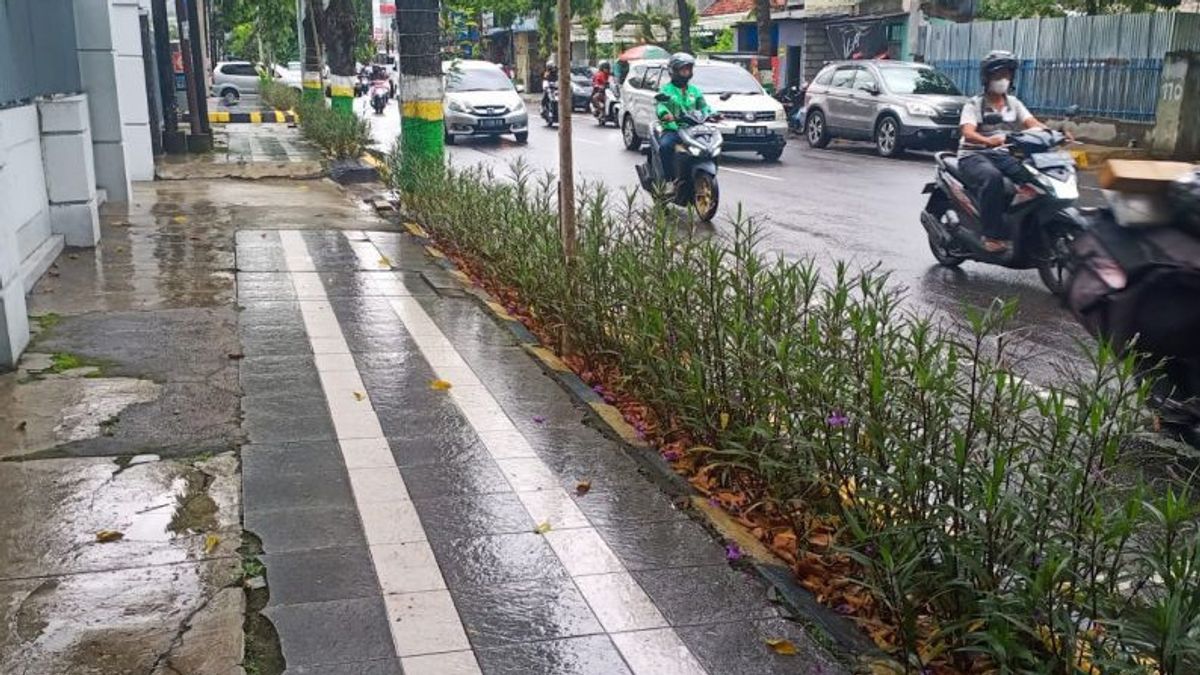Pemkot Madiun Lanjutkan Bangun Pedestrian Ramah Disabilitas dan Lansia