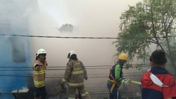 حرق أربعة منازل دائمة في منطقة غامبير المكتظة بالسكان