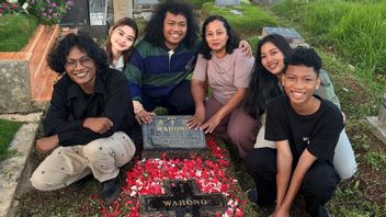 Pilgrimage To His Father's Grave, Marshel Widianto Wrote Haru's Message No Longer Said By People
