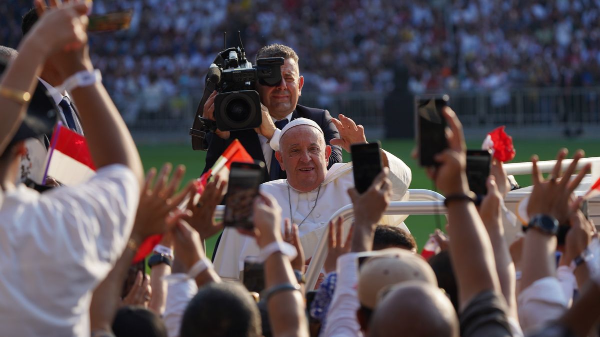 Le pape François a déjà étudié en ingénierie chimique avant d'entrer dans le séminaire