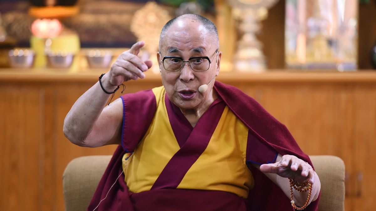  Dalai Lama Minta Maaf Kepada Seorang Anak dan Keluarganya, Usai Video Permintaan Mengisap Lidah