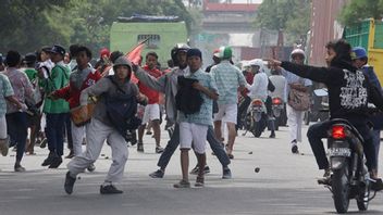 Polisi Tangkap 3 Remaja Bersenjata Tajam Saat Konvoi Hendak Tawuran: Barang Bukti 3 Bilah Celurit Disita