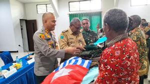 Bawa Bendera GAM dan Panah, 3 Pimpinan TPNPB Serahkan Diri ke Polres Sorong Selatan