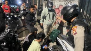 Kerap Bikin Onar dan Resah Warga, Tujuh Remaja Bersenjata Tajam di Cengkareng Diringkus Petugas