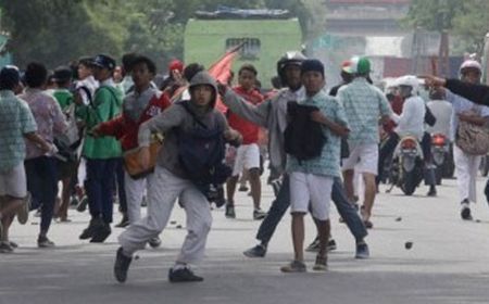 Mau Tawuran dan Bawa Celurit, Tiga Pelajar di Cengkareng Ditangkap Polisi