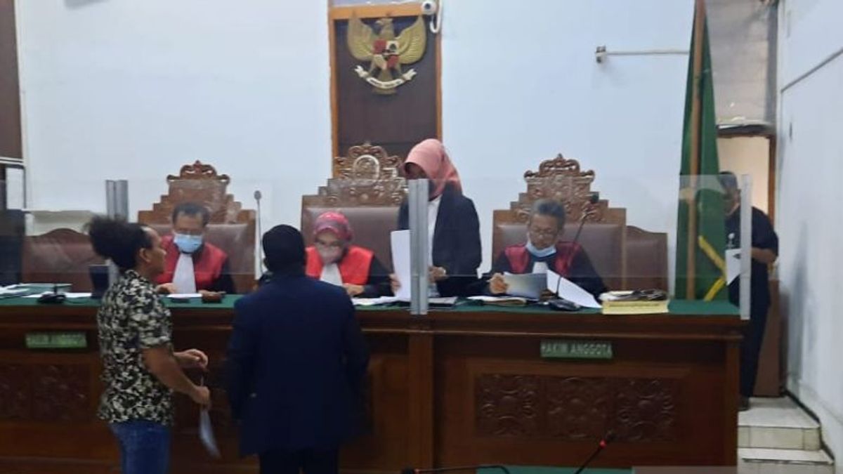 Hakim Perintahkan Bharada E hingga Pengacaranya Ronny Talapessy Hadiri Sidang Gugatan Deolipa Yumara