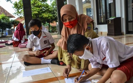 Belum Dapat Kepastian Peta Jalan Pendidikan, Komisi X Minta Guru Demo ke Kemendikbudristek Bukan ke DPR