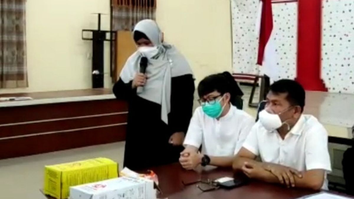 医生涉嫌向棉兰小学生注射空疫苗 为错误道歉，警方尚未确定他的身份