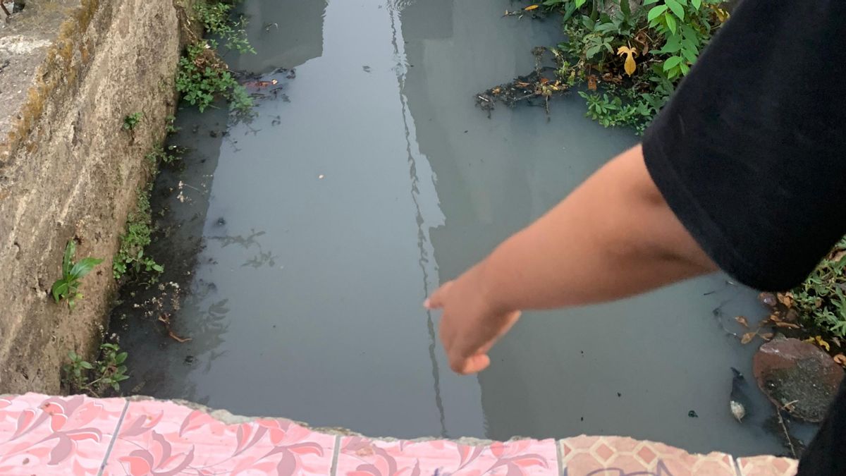 Puddles Of Water In RW 09 Lubang Buaya Village Gradually Recedes After Being Suspended By Portable Pumps