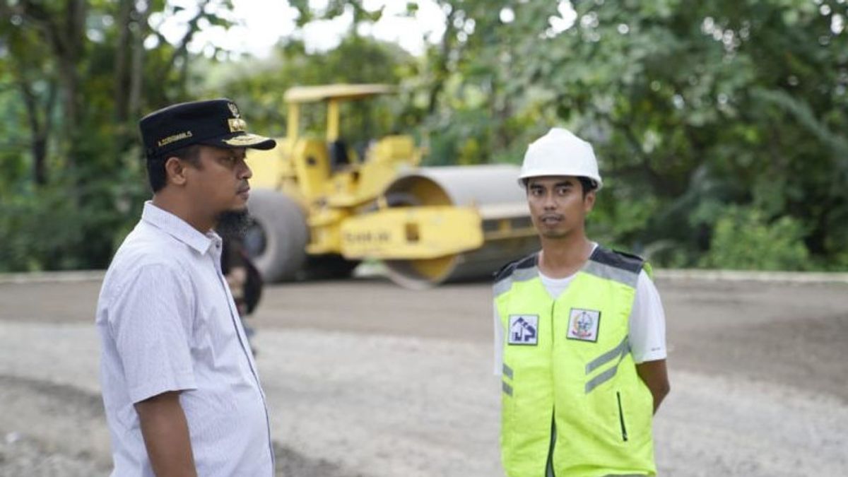 The Governor Of South Sulawesi Checks The Reconstruction Of The Ujung Lamuru-Palattae Bone Section