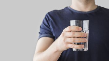 Vous pouvez boire de l'eau blanche pendant le jeûne pour éviter la déshydratation