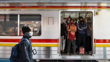 Apresiasi Pemprov DKI, Wamendagri Kaji Kebijakan ASN Naik Transportasi Umum Tiap Rabu