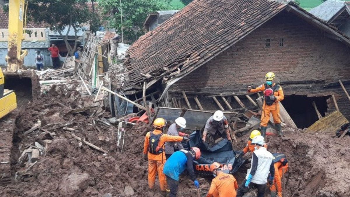  Tim SAR Temukan 5 Korban Longsor Sumedang, Total 21 Orang Meninggal 