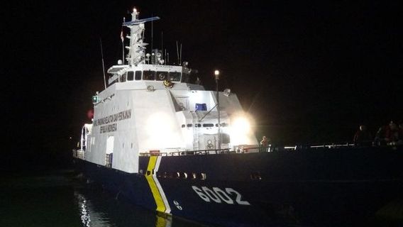 ناتونا - ألقى الضباط القبض على سفينتين أسماك فييتناميتين وعشرات أفراد الطاقم في بحر ناتونا - كيبري