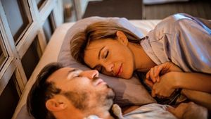6 Tips Mengdongkrak Gairah Seksual Suami Istri agar Hubungan Tetap Harmonis dan Hangat