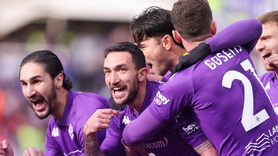 Fiorentina Kalahkan Cagliari, Danilo Cataldi Dedikasikan Gol untuk Edoardo Bove