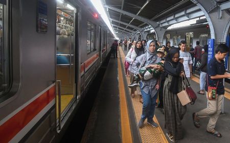 Polemik Subsidi Tiket KRL Jabodetabek Berdasarkan NIK: Tujuannya Bagus, tapi Berpotensi Timbulkan Kelas Sosial