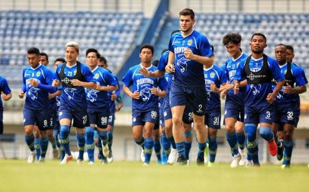 Pelatih Persib Larang Pemainnya Rayakan Tahun Baru