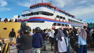 Cuaca Sangat Buruk, KSOP Ambon Tunda Pelayaran KM Cantika Rute Maluku Barat Daya