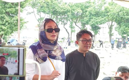 Luna Maya Ungkap Kronologi Meninggalnya Ibunda Maxime Bouttier