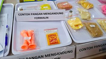 在Kebayoran Lama市场发现含有甲醛的黄色米
Chinese:
