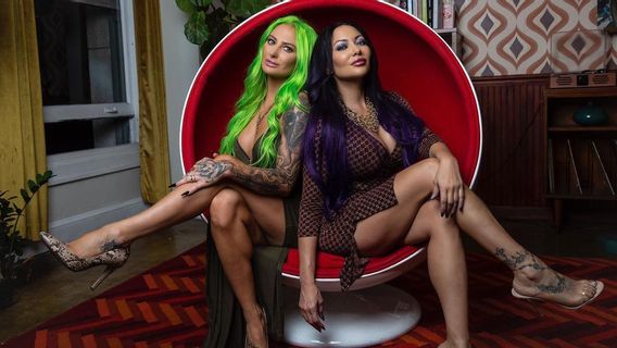 Butcher Babies Luncurkan Lagu tentang Kemunafikan, <i>Sleeping with the Enemy</i>