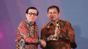 KSAD Maruli Raih Nawacita Award for Contribution to Defense