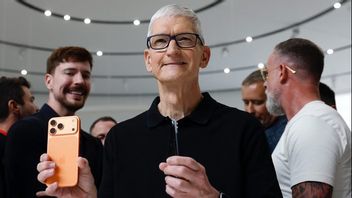 CEO Apple Tim Cook Bantah Akan Pensiun pada 2026