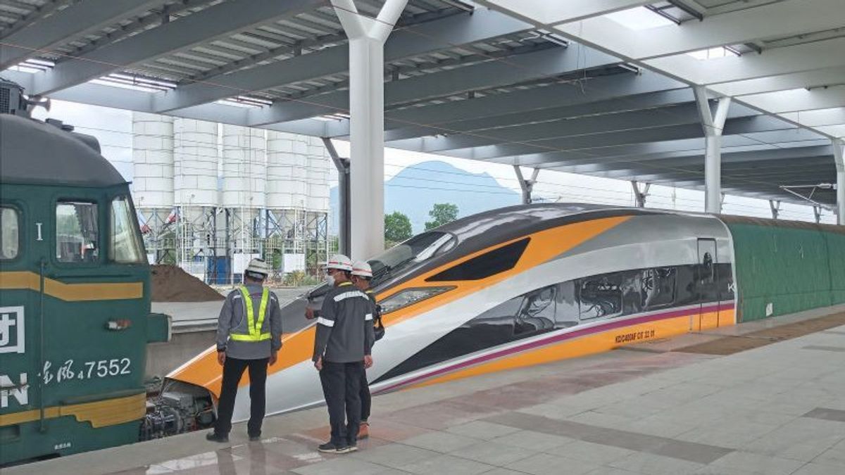 Deputy Minister Of State-Owned Enterprises Tiko Said That The Jakarta Bandung High-speed Train Will Operate In June 2023