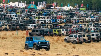 Suzuki Jimny Pecahkan Rekor Dunia Guinness dengan Cara Unik