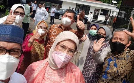 Dilarang Open House Lebaran, Mengapa Petinggi Kejaksaan ‘Selfie’ di Rumah Jaksa Agung?