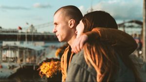 Ingin Pasangan Semakin Sayang, Berikut 5 Hal yang Perlu Anda Lakukan