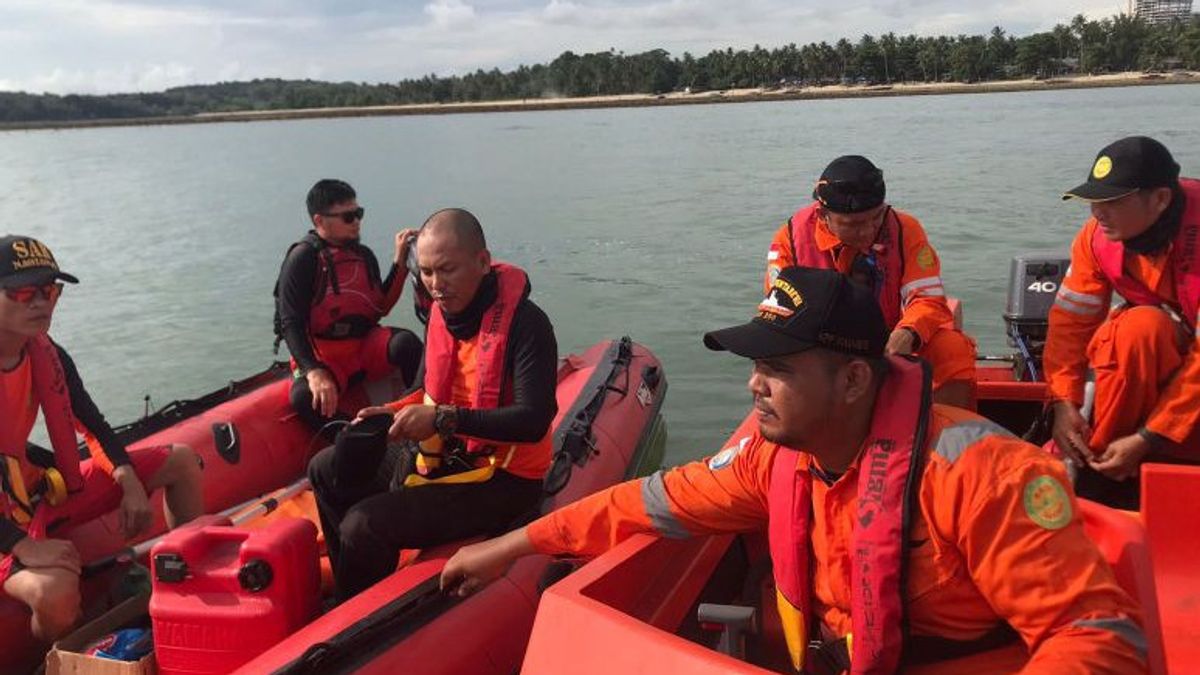 7 PMI Members Still Missing In Batam Waters, Officers Reveal Search Obstacles